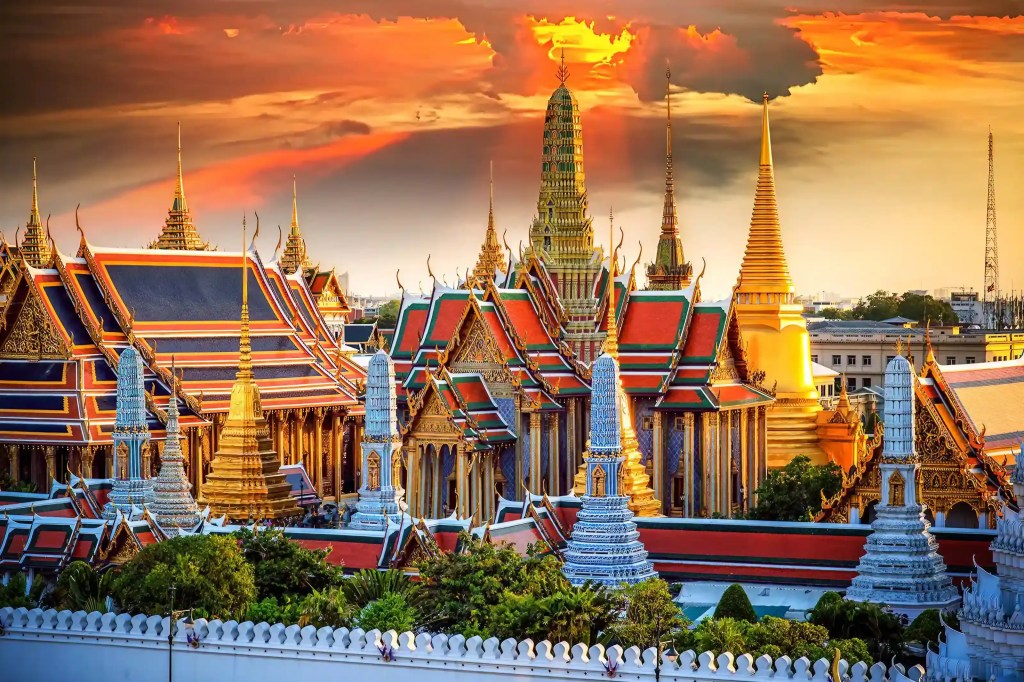 Wat Phra Kaew (Temple of the Emerald Buddha)