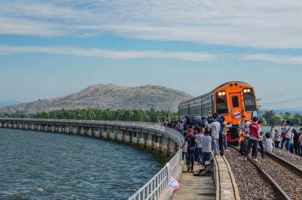 Pasak Cholasid Dam, Lop Buri: Lakeside Serenity