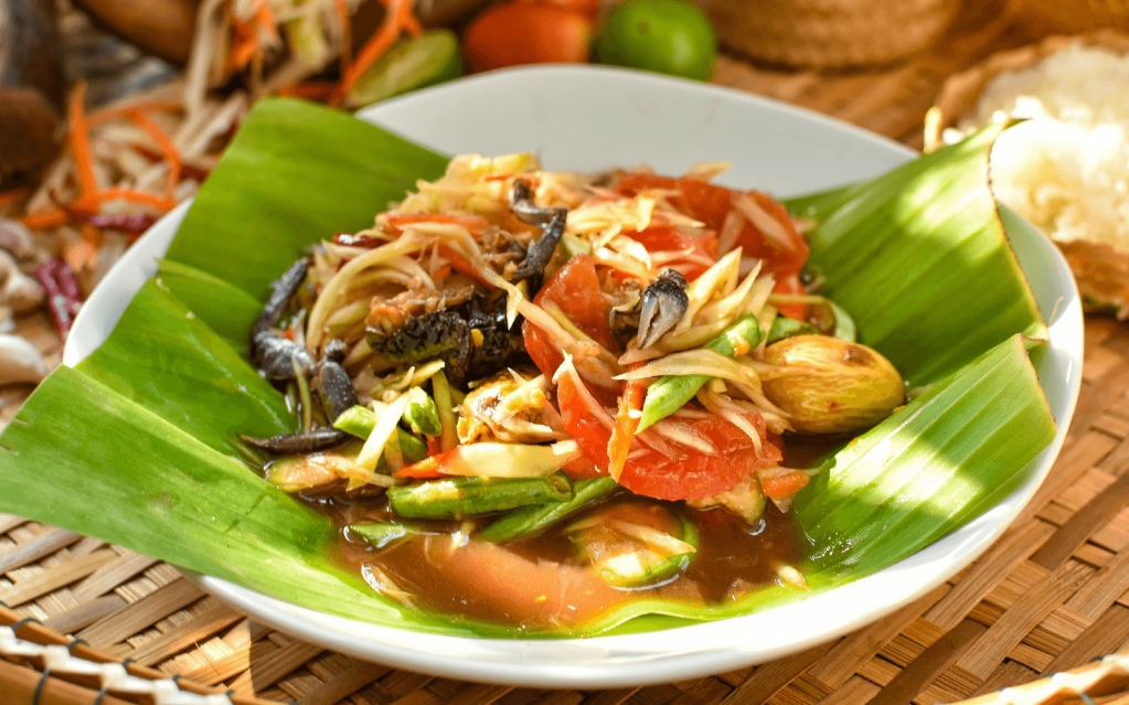 Som Tum (Spicy Green Papaya Salad)